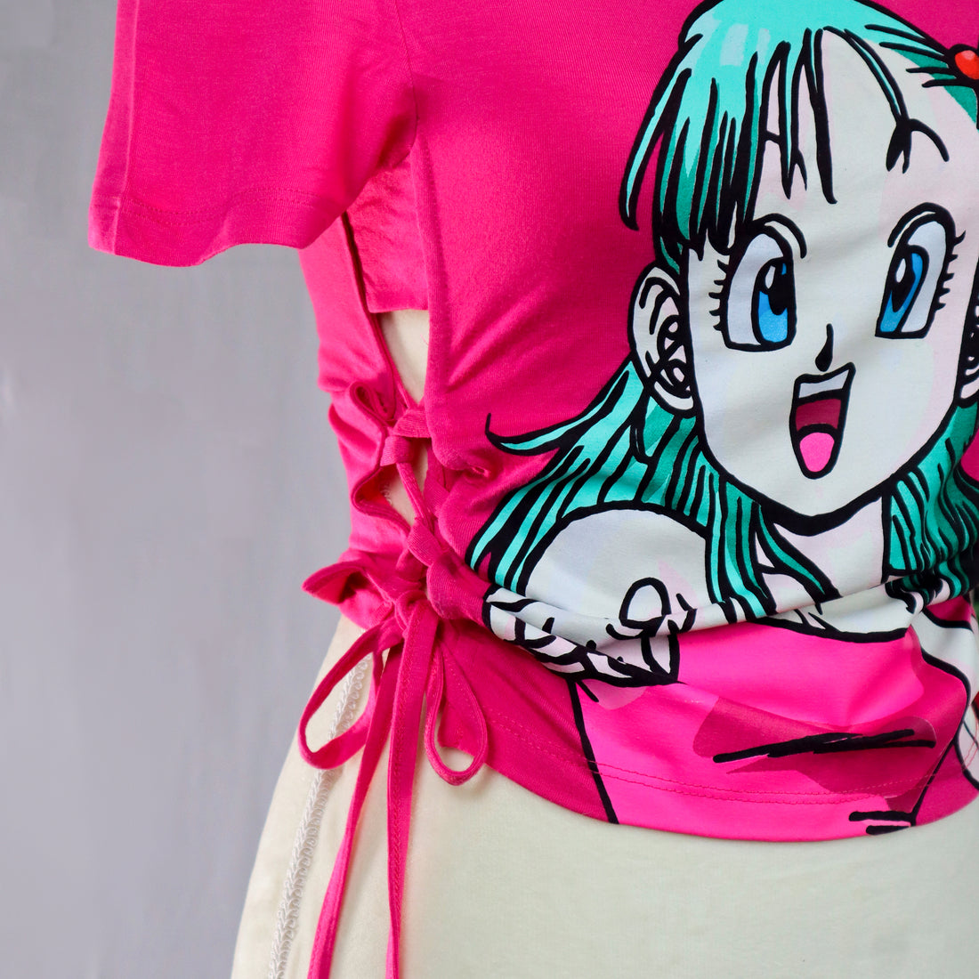 Bulma Señal Magenta  - Crop Top DAMA Licencia DRAGON BALL™