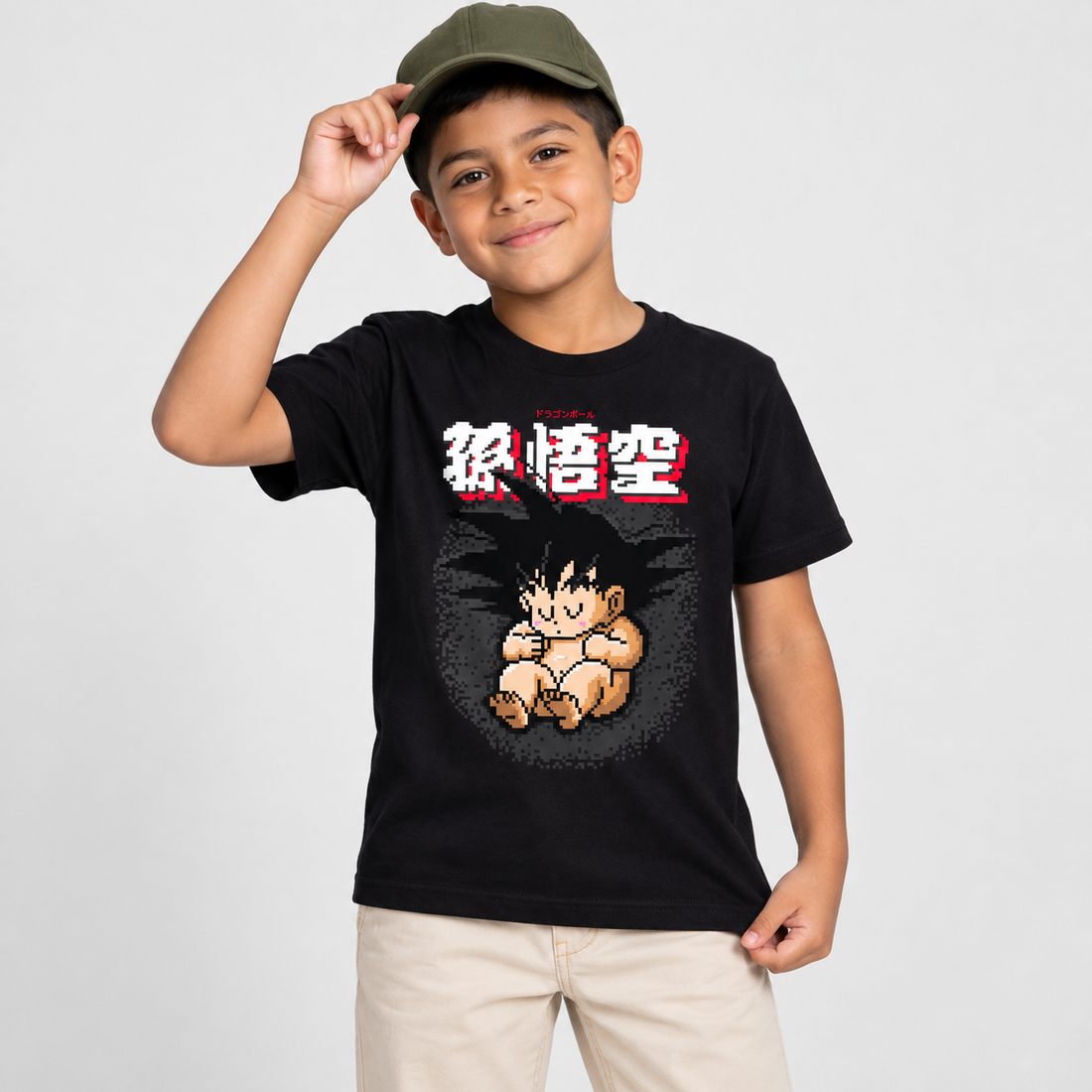 Goku 8-bit Negro - Playera NIÑO Anime, vista frontal con modelo 1