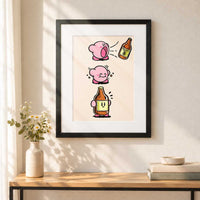 Caguama Kirby con paspartú blanco, colgado en una pared.
