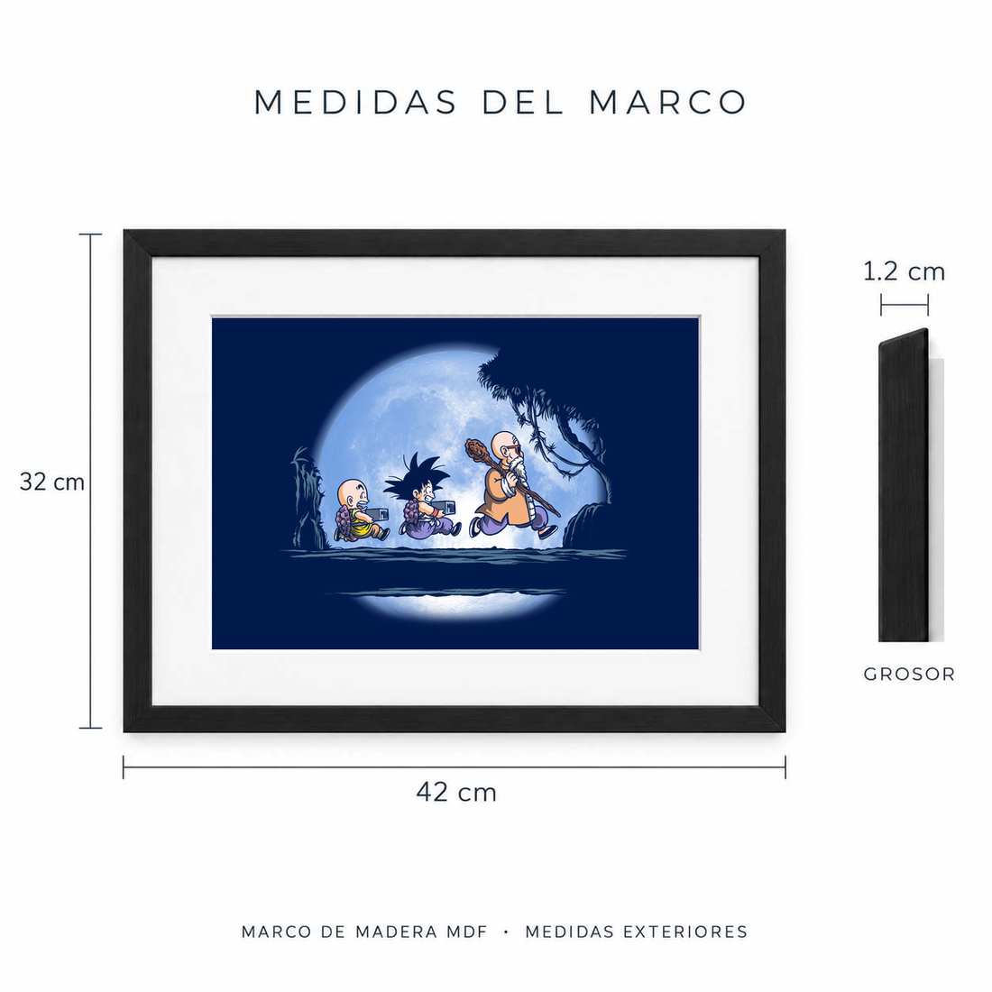 Medidas exteriores del marco Kame Mattata: 42 cm de ancho y 32 cm de alto, 1.2 cm de grosor.